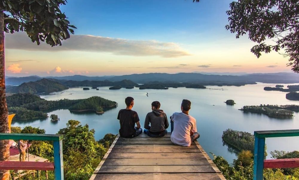 3 Wisata Alam Mempesona di Kampar : Puncak Kompe (Foto : anaknongkrong_pku, instagram)