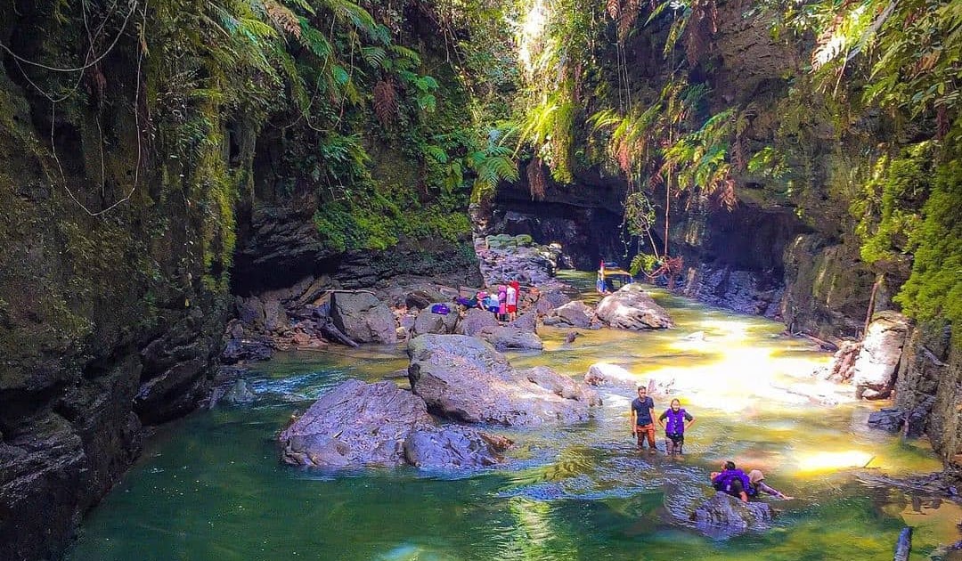 3 Wisata Alam Mempesona di Kampar : Green Canyon Gulamo (Foto : @exploreprovriau, jualme.com)